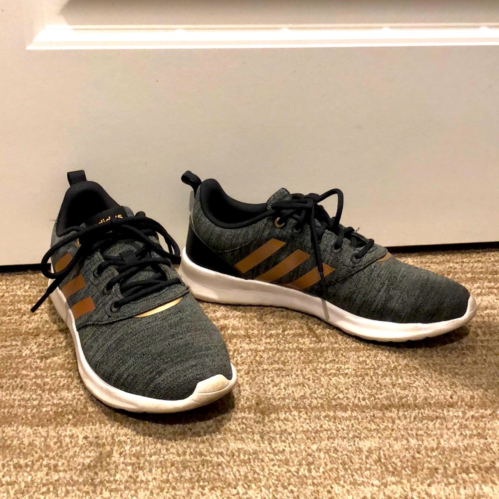 Like New Gray/Rose Gold Adidas QT RACER SHOE with Cloudfoam